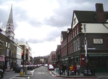 800px-Spitalfields_commercial_street_1.jpg