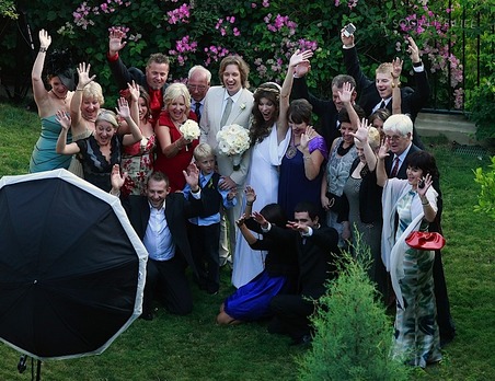mila-jovovich-wedding-photos-09.jpg