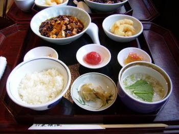 麻婆豆腐の定食