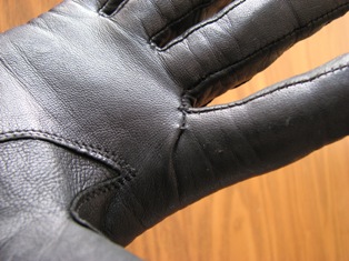 革の手袋
